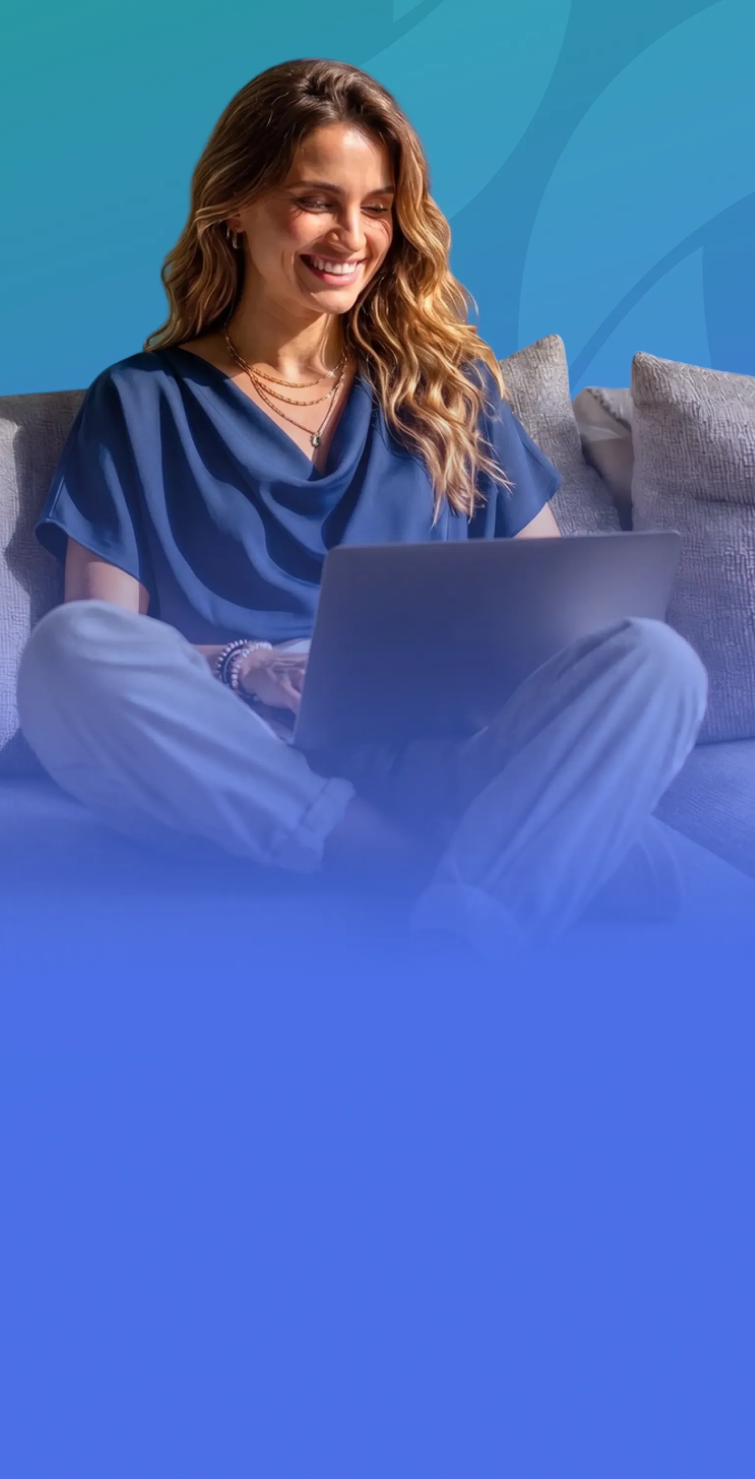 Colaboradora usando a plataforma ADRX Saúde